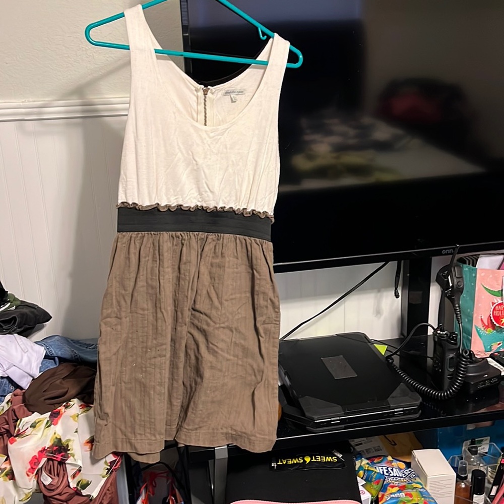 Causal dress
